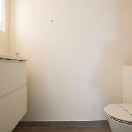 Three-bedroom Holiday In *