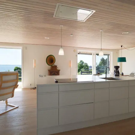 Three-bedroom Holiday In Kalundborg