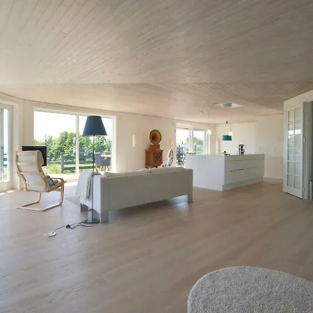 Three-bedroom Holiday In