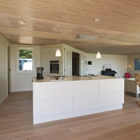 Three-bedroom Holiday In Ferienhaus *